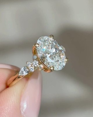 Who is this DIVA?✨

The details: 18K Yellow Gold Rosette Diamond Ring set with a 2.09 ct Oval Lab Diamond 

Are you saying YES to this engagement ring?