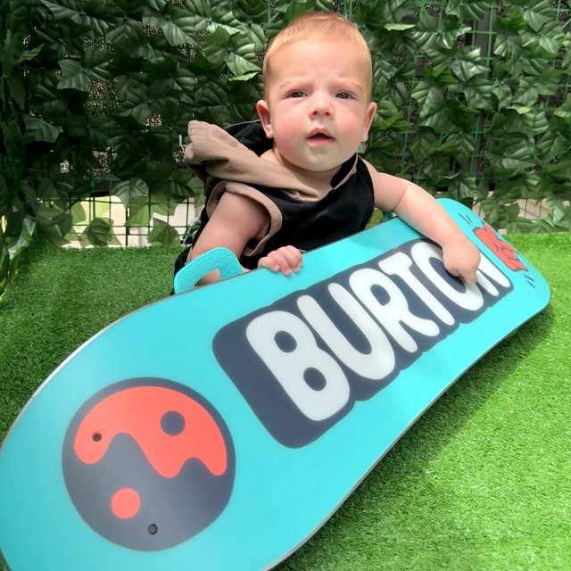 Burton just delivered the board. John delivered the attitude. See you on the slopes… if you can keep up. 

🏂🔥 #NextGenShredder #JohnVictor #BornToBoard
#BurtonBaby #ShredBabyShred #TinyBoarder #MiniShredder #BornToBoard #BabyProAthlete #JohnVictorSnow #DiapersAndSnowboards #SnowboardTrainingDay #MilkThenMountains #FutureXGamesChampion #BurtonSponsoredBaby #LegendInTheMaking #SlopesBeforeSolidFood #burton #4monthsold