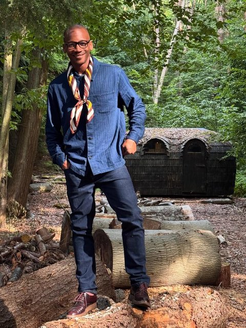 @ericunderwood knows style as he dials up the denim in our Long Sleeved Oversized Denim Shirt. 💙