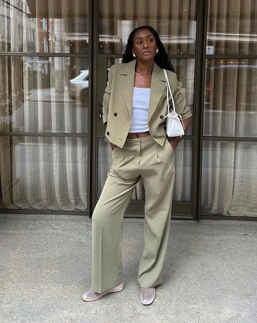 A classic with a modern twist. See how @abisolaalaka styles our Washed Khaki Vinnie Tailored Suit.