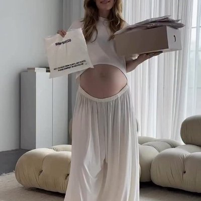 Mama-approved 🤍 Thoughtfully designed by moms, for moms, each piece is made to ease the transition into postpartum while keeping you cozy, confident, and supported.
Shop our curated collection of postpartum must-haves at bumpsuit.com 💕
#postpartum #tryon #hospitalbag