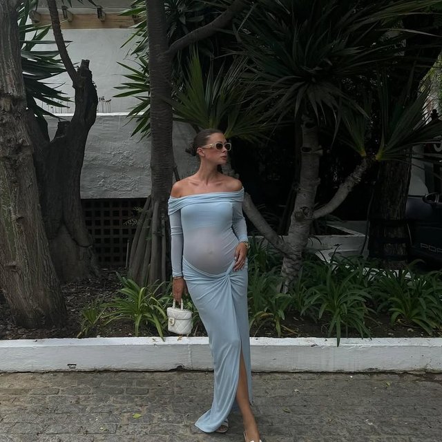 9 months ➡️ 9 months out 🩵 Styles made to be wardrobe staples are always a good idea
#pregnancy #postpartum #matchingset
