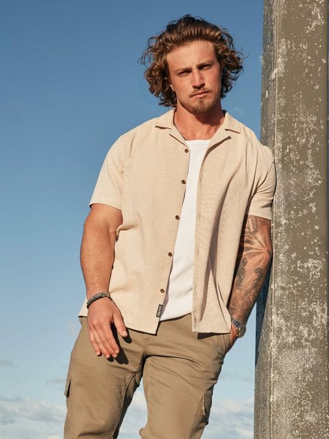 Rain or Shine | Shirts that fit every forecast.

New styles online and in store now.

#outfit #mensfashion #ootd #axlandco