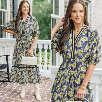 Delicate floral details meet effortless comfort 🌸 Perfect for weekend brunches, evening strolls, or any moment you want to feel effortlessly chic.

>> Golden Hour Glow Black Floral Dress

#shopthemint #boutique #onlineshopping #styledaily #getthelook #everydayfashion