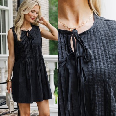 Elegant pleats and a flattering silhouette make this dress perfect for crisp fall mornings 🍁 Wear it to work, a lunch date, or evening hangouts with friends.

>> Send Them Away Black Pleated Dress

#shopthemint #boutique #onlineshopping #styledaily #getthelook #everydayfashion