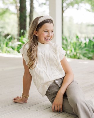 Cozy and classic 🤍 This cream cable knit sweater is soft, stylish, and perfect for layering with her favorite skirts or pants for school days and weekend outings.

$34 >> Girls: Get It Going Cream White Cable Knit Sweater Top

#girlsoutfitideas #girlsstyleinspo #girlstyleinspo #momsofgirls #southernmomstyle #ShoptheMintGirls #girlsfalloutfit