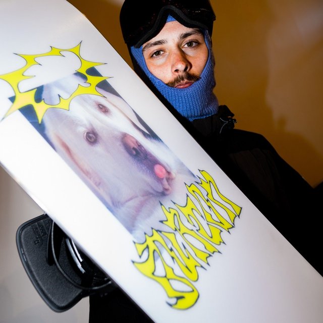 What's Snowboarding without some Good Company?
This season's burton Good Company deck is going to be the riding buddy you didn't know you needed 🍻
Love ripping park and carving on the piste? This True twin all mountain / park deck will make your everyday riding feel fun and full of pop 🔥
Charlie is also wearing the epic dragonalliance NFX Mag goggle in the Kaiju colourway, available in store!
Come in and chat to one of the guys in store about why you need the good company or a new pair of goggles! 🏔️
📸: cal_macpherson / outofliineco
