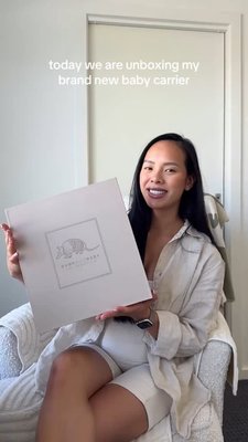 Unboxing comfort, style, and support 📦 Meet the carrier that actually gets it: designed by moms, made for parents, and ready for every adventure 👼

#babywearing #babycarrier #unboxing #babyregistry #newmommusthaves