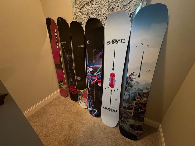 Rides…. #burton #burtonsnowboards #rideonjake #B13 #snowboarding #shred