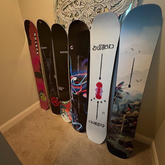 Rides…. #burton #burtonsnowboards #rideonjake #B13 #snowboarding #shred