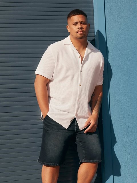 Casual Days Out | When the spring sun is out, opt for a great pair shorts and a short sleeve shirt.

#outfitinspiration #mensfashion #style #axlandco #ootd