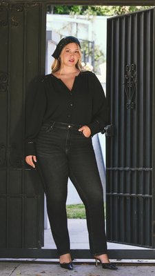 Bonjour et bienvenue to our Paris-inspired Fall collection! 👖🇫🇷Shop new arrivals & the fall catalog at the link in our bio
