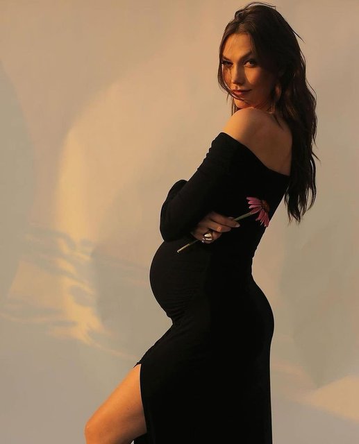 Black staples that do it all 🖤 Your one-stop shop for fall styles that are ready for every occasion and spotted on your faves 

#bumpstyle #celebstyle #capsulewardrobe #pregnancystyle