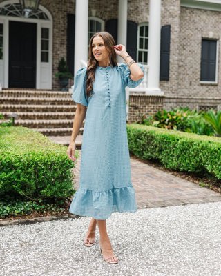 Light and breezy with a textured finish, this blue midi dress is a fresh fall favorite. The soft silhouette and midi length make it perfect for work, brunch, or an afternoon stroll. Add boots or flats to complete the look.

>> See The Light Blue Textured Midi Dress

#shopthemint #boutique #onlineshopping #styledaily #getthelook #fallfashion #autumnstyle