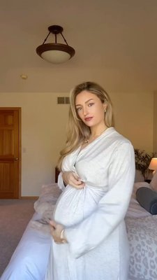 Who doesn’t love a good try-on? ✨ Cozy, effortless, and designed for both pregnancy and postpartum. Yep, they’re best sellers 😉

#tryon #maternityhaul #bumpstyle