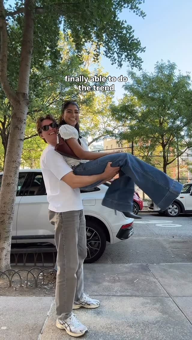 Loryn Embroidered Blouse In Off White | Alice + Olivia