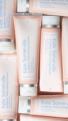 Ever wonder why sebaceous filaments keep showing up even when you cleanse daily👀? Here’s the deal⬇️

Sebaceous filaments are small, natural oil channels in your pores that often appear as tiny gray or yellow dots – completely normal but prone to clogging. To clear them effectively, you need a powerhouse ingredient: SULFUR🩷

💫 It purifies without drying, keeping pores clear + oil balanced
💫 It helps shed dead skin, clearing pores + revealing fresh skin
💫 It's antibacterial properties fights acne-causing bacteria for calmer skin

Sulfur by itself can be drying, which is why our EradiKate Cleanser combines 3% sulfur with soothing hydrators – providing powerful yet gentle care perfect for daily use💧

Shop the TikTok viral cleanser now on KateSomerville.com or at your local @ultabeauty 🛒

#KateSomerville #AcneJourney #AcneAwareness #AcneAwarenessMonth #AcneFighter #BlemishFighter #Sulfur #SebaceousFilaments