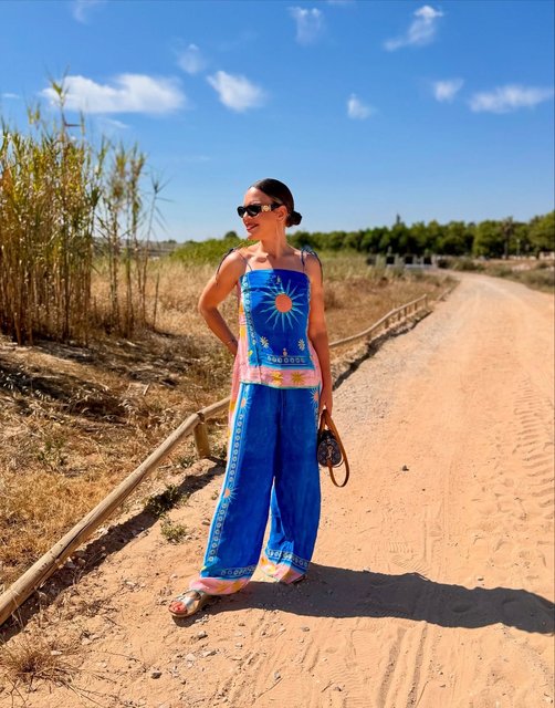 Apparently I’m adding colour in to my wardrobe this summer? Who knew…..
Co-ord from riverisland 
•
•
•
•
#riverisland #coord #vilamoura #girlsweekend #henweekend #hendo #summeroutfitideas #summerwardrobe #imwearingri #versacesunglasses #portugal #girlsholiday #girlsjustwannahavefun