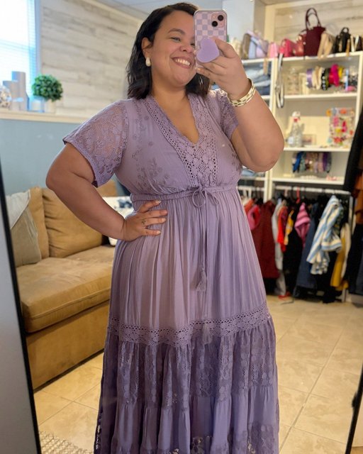 Snapping our way through National Selfie Day in full #Avenue style! 📸✨ Show us your best looks and don’t forget to tag us—let’s spread the selfie love! 💖 #Avenueofficial #SelfieDay #Avenue