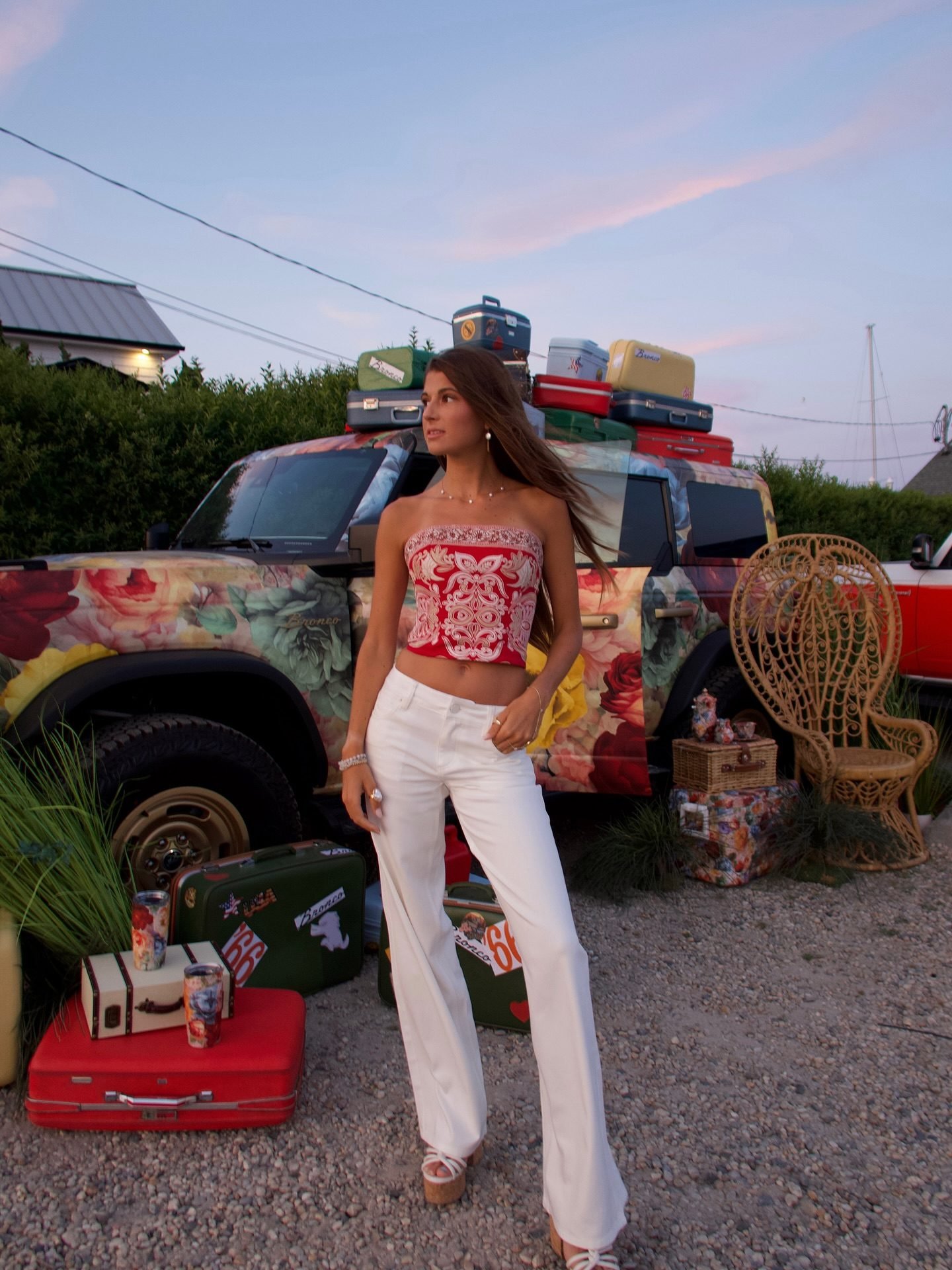 Modern Designer Women's Clothing & Accessories | Alice + Olivia