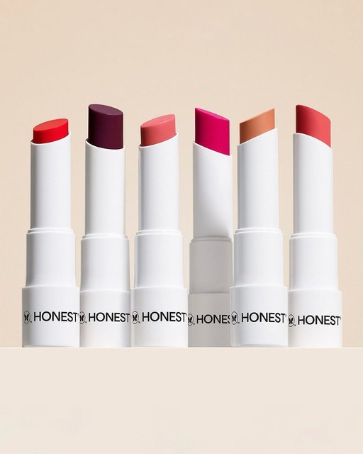 Burst of color and hydration: ✔️ Tinted Lip Balm is perfect for everyday wear or a quick refresh on the go.