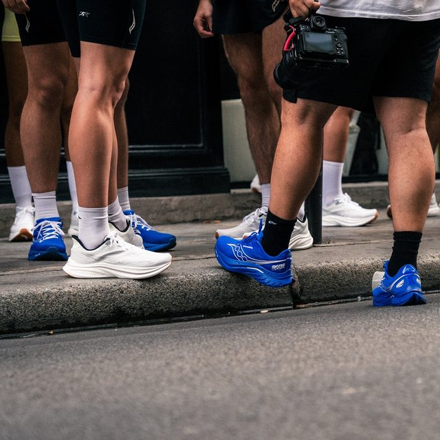 New York & Paris combined to kick off Saucony PFW with a 7am run through the iconic Parisian streets.
Debuting the Endorphin Speed 5 in Paris — with a closed community run hosted by @mintednewyork x @saucony and supported by the @distanceathletics gang.