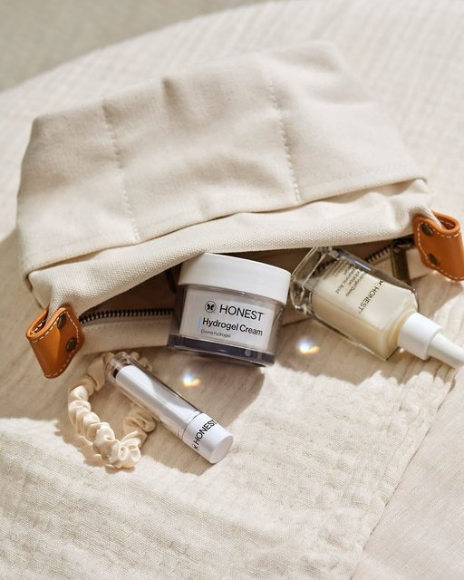 Clean beauty essentials that go wherever you go. 🧡