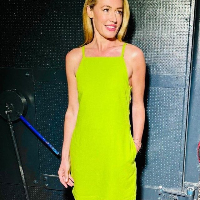@catdeeley brightened up our mornings last week on @thismorning, sporting our vibrant Cactus Green Ariette Linen Mini Dress. 💚