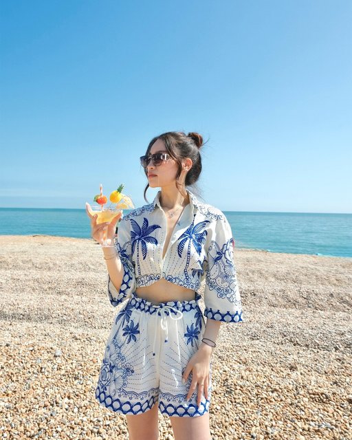 Sunday funday 😝
Top&bottom riverisland 
Sunglasses dior 
Sandal chloe
#ootd #imwearingri #riverisland #diorsunglasses #beach #folkstone #folkstoneharbour