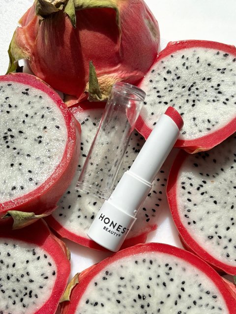 A Tinted Lip Balm summer. 🍉🍊🍒 What shade are you reaching for?

📷 | @emreemayy