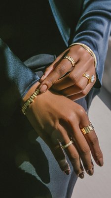 When you can’t decide between a marquise and oval, we present: the moval. The unique diamond trend taking over your ring fingers.