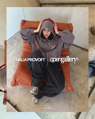 Our style muse @thaliaprovoft interpreting Open Gallery through her personal style 🌟
#factorie