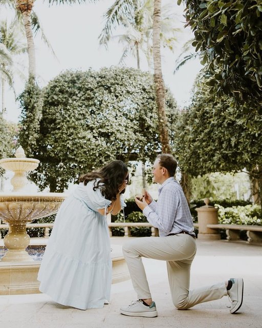 The bridal era is officially in session. Congrats to @enavarrete5 and @nolanbistline on your engagement! They said yes to a pear set in our signature Versailles setting. 

📷: @lindsaymcdowphoto