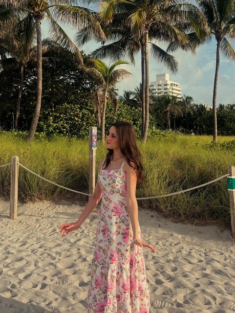 Sunshine State of mind ☀️😚🌸

#miami #miamicityballet #beach #miamibeach #francescas #summer #summerinthecity 

👗: francescas