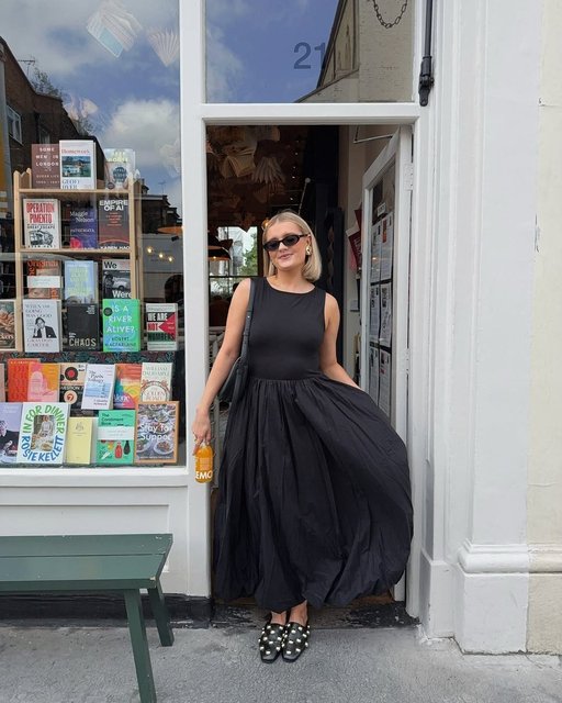 In need of some summer styling inspo? See how @zoehudsonx sports our Phoebe Bubble Dress. 🖤