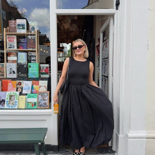 In need of some summer styling inspo? See how @zoehudsonx sports our Phoebe Bubble Dress. 🖤