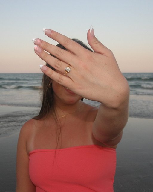 The ring? Major. The setting? Dreamy. Congrats to @ssaraheverett and @hadenreida on your engagement. 

The details: 18K Yellow Gold Reverie Ring set with an Oval Diamond