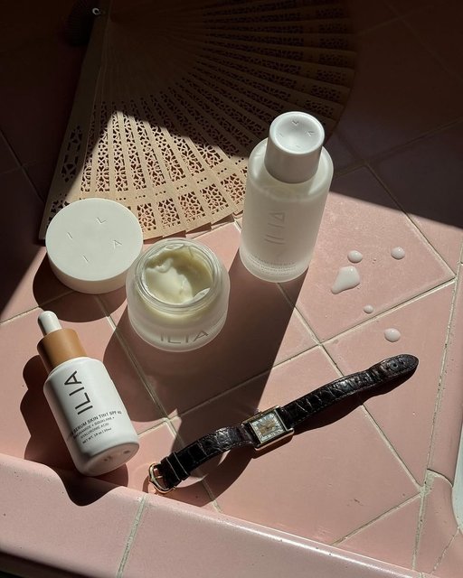 Hydration station this way ➡️ @iliabeauty is the plug for glowy skin ✨ Shop The Base Face Milk, Barrier Build Skin Protectant Cream, and Super Serum Skin Tint SPF 40 at the link in bio