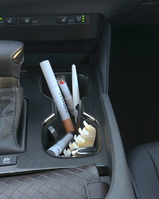 On-the-go glow. What Honest Beauty products do you always keep within arm’s reach?

📷 | @chernikova_dianaa