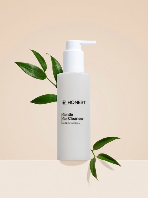Gentle Gel Cleanser is your daily go-to for a soft, balanced clean. Made to refresh your skin without over-drying, it’s a calm way to start and end your day.

Formulated with chamomile and calendula, it soothes while it cleanses, leaving your skin feeling fresh. 🌿