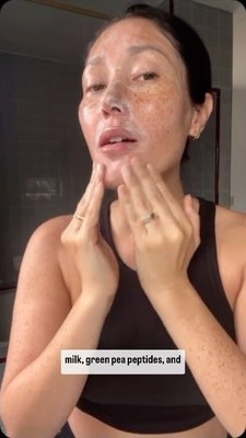 “I love that it calms my sensitive skin and prevents inflammation” @freshfreckles 
 
Dry or sensitive skin? Shop our hydrating plant active based Soothe Cleansing Milk and experience soothed, plump, replenished and refreshed skin after each use. Linked in bio! 💦