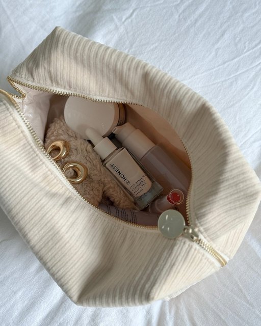 What beauty bag dreams are made of. ☁️

📷 | @penielhambissa