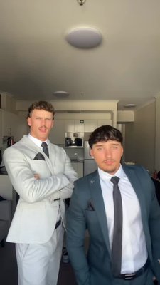 The boys cleaned up real nice for the TikTok awards 🏆

@antoniocetrangolo_ @tate_mcphan