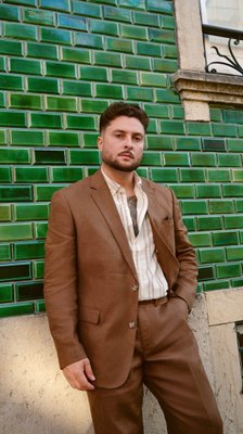 @kylefrominsta in the Matteo Linen Suit — Bronze.
Sharp, breathable and built for summer events.

#johnnybigg #menswear #fashion #mensstyle #styleinspo #mensfashion #outfit #bigandtallfits #linenstyle