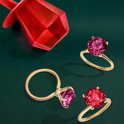 Unboxing the Strawberry Ring Pop you’ve always wanted. Ring Pop x Brilliant Earth is back.