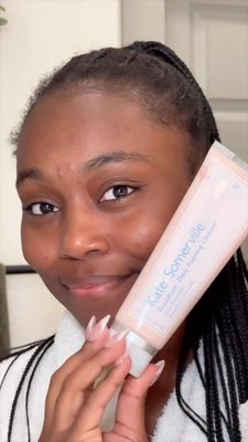 Celebrating National Esthetician Day with the ones who know skin best ✨

@themelanin.method swears by our EradiKate Daily Foaming Cleanser — 3% sulfur to treat breakouts, manuka honey + oat extract to keep skin calm and balanced 💗

Tag an esthi you’d like to celebrate ✨