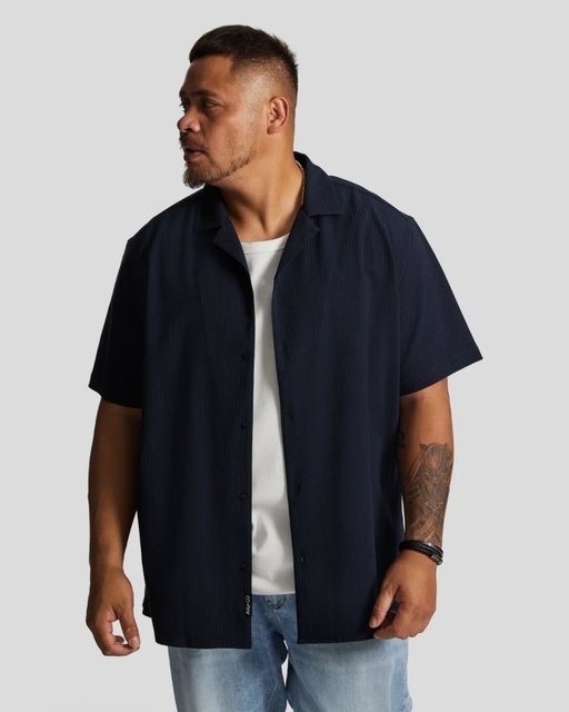 The Euston | Your new go-to shirt. Versatile style with a great fit - there's a reason it's our best-seller.

#outfitinspiration #mensfashion #style #axlandco