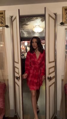 do u want the house tour? (photoshoot day edition) 💋 

#bts #photoshoot #bebebabe #womensfashion #ootn