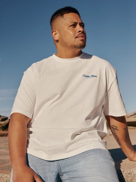 Casual Days Out | The Dex tee worn with the Murphy jeans - your new weekend must haves.

Graphic Tees 2 For $60 | All Jeans 2 For $120 everyday.

#styleinspo #casualstyle #axlandco