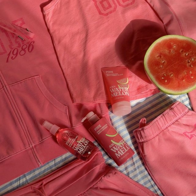 Itās PINK Wednesday and all we can think about is Spring Breakās āitā shade. Being poolside with your besties in this juicy shade of pink is all that matters tbh.